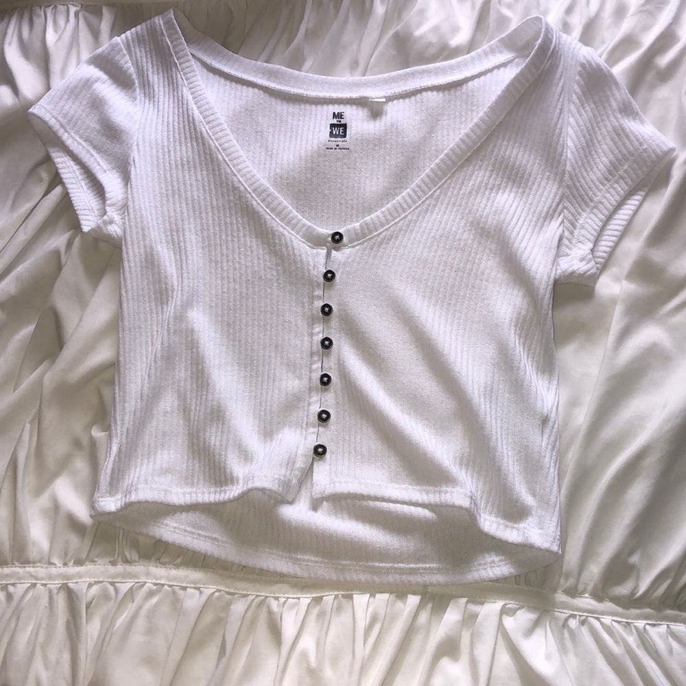 Low Neck Buttoned Top